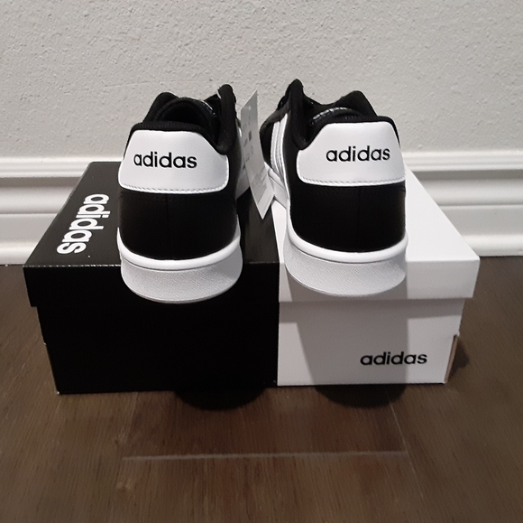 Adidas - Picture 2 of 4